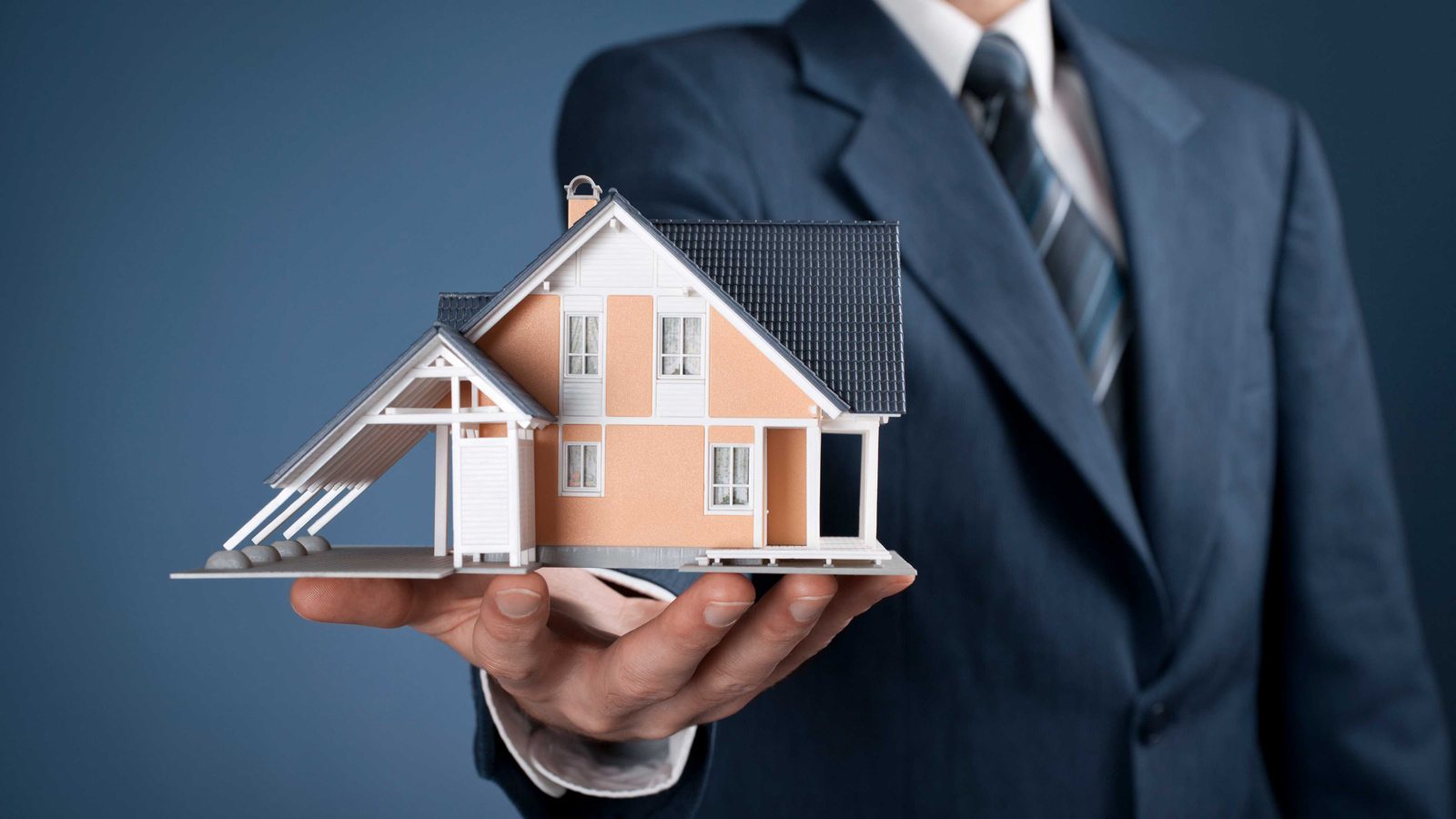  آژانس املاک دبی؛ راهنمای کامل انتخاب بهترین مشاور برای خرید ملک در ۲۰۲۵